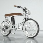 Voici le premier fatbike électrique de Voltaire : c’est clairement le biplace le plus chic de la capitale et de la France