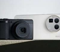Le Ricoh GR IV et le Realme GT8 Pro // Source : Realme Le Ricoh GR IV et le Realme GT8 Pro // Source : Realme
