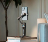 Le DJI Osmo Mobile 8 // Source : DJI Le DJI Osmo Mobile 8 // Source : DJI