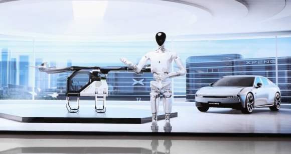 Xpeng IRON ARIDGE robot voiture volante