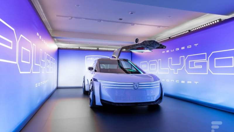 On est montés à bord du Peugeot Polygon, et on a été impressionnés par cette voiture électrique au volant révolutionnaire On est montés à bord du Peugeot Polygon, et on a été impressionnés par cette voiture électrique au volant révolutionnaire