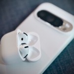 Les AirPods sont totalement fonctionnels sur Android, une application gratuite libère toutes leurs fonctions