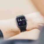 Test de la Decathlon Fit 100 : une montre de sport légère et vraiment accessible