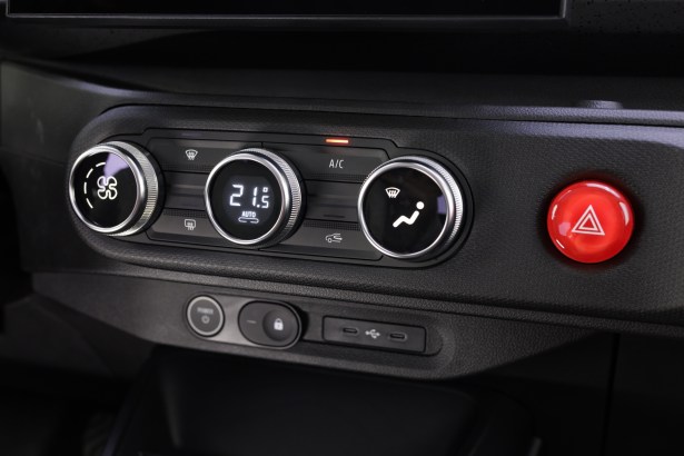 Renault Twingo E-Tech // Source : Renault