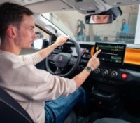 Renault Twingo E-Tech // Source : Robin Wycke - Frandroid Renault Twingo E-Tech // Source : Robin Wycke - Frandroid