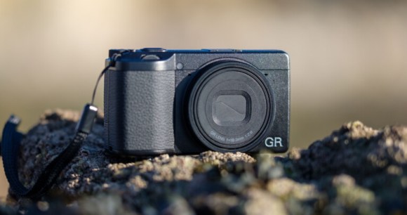 Le Ricoh GR IV, plus petit appareil à capteur APS-C du marché