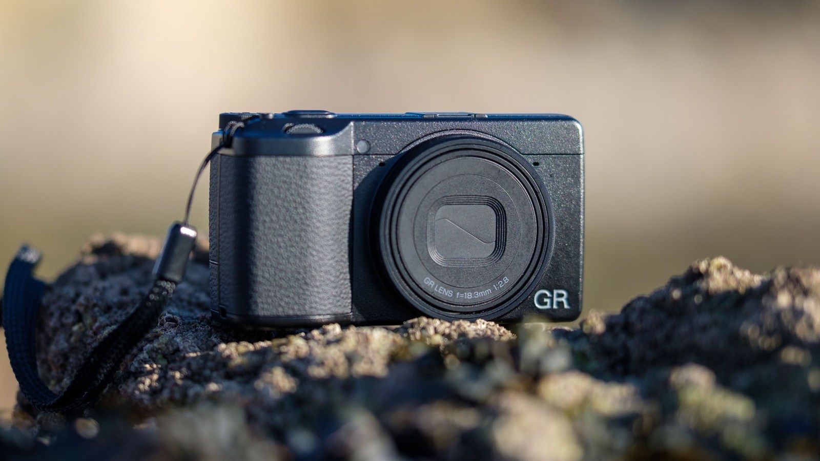 Test du Ricoh GR IV : un vrai compact expert qui a lâ€™art de se faire oublier