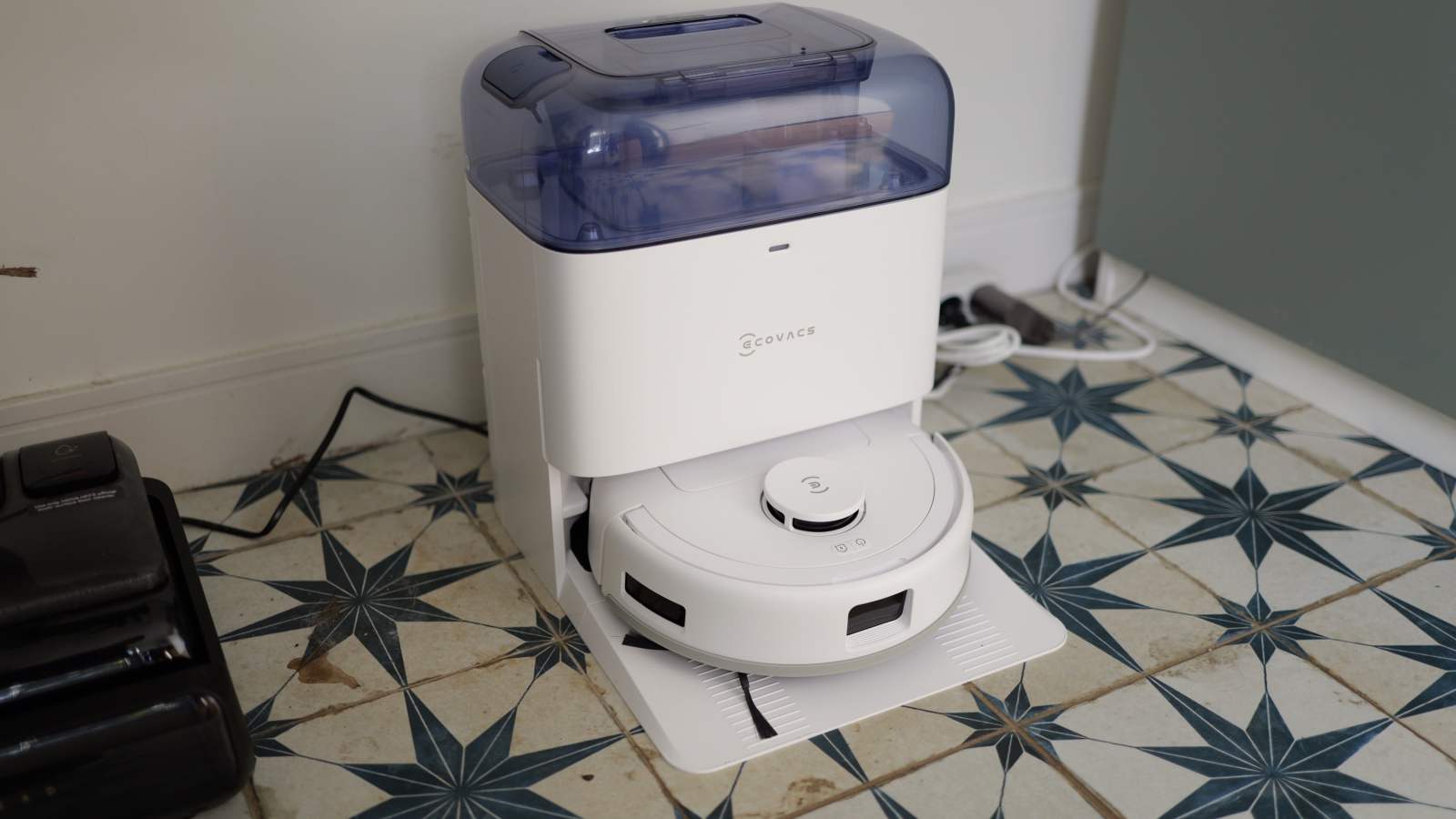 Test du Ecovacs Deebot mini : le mini robot aspirateur qui a tout dâ€™un grand