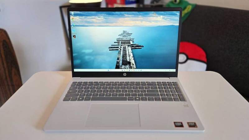 Ce PC portable de HP avec un écran de 17 pouces et 24 Go de RAM chute sous les 800 euros