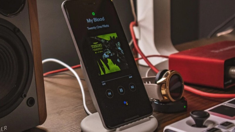 La charge sans fil serait une aberration écologique : l’équivalent d’une ville comme Nantes gaspillé