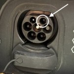 Voici à quoi sert la broche mystère de votre prise de voiture électrique