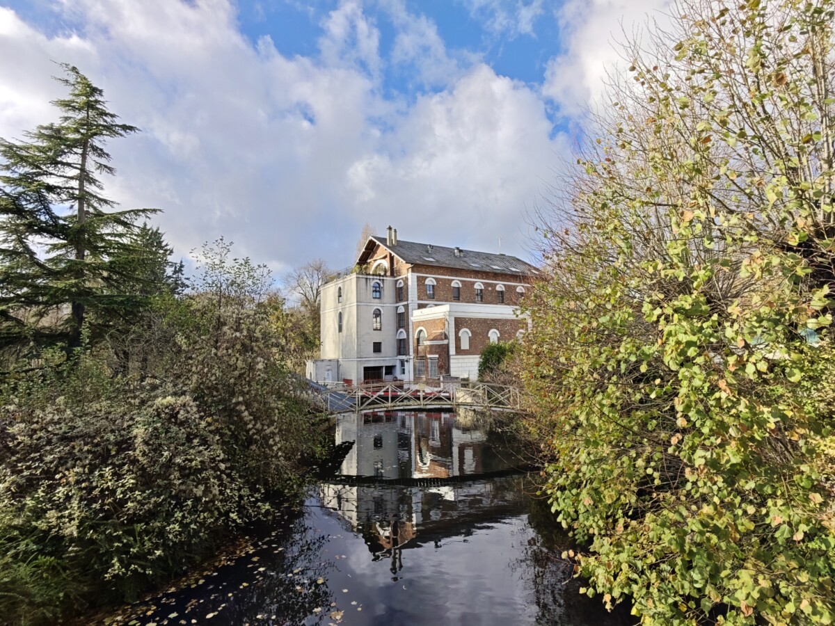 Ultra grand-angle Ultra grand-angle