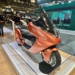 Harley-Davidson passe au scooter électrique avec ce modèle puissant tout droit venu du futur et on l’a vu