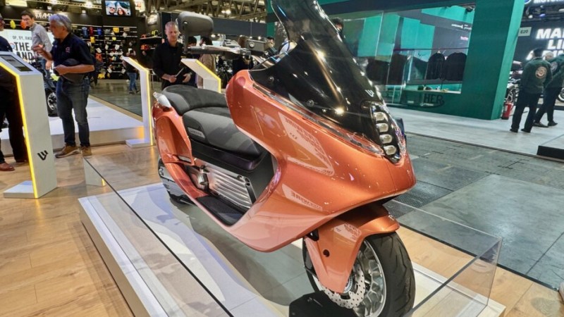 Harley-Davidson passe au scooter électrique avec ce modèle puissant tout droit venu du futur et on l’a vu Harley-Davidson passe au scooter électrique avec ce modèle puissant tout droit venu du futur et on l’a vu
