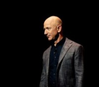 Jeff_Bezos_Unveils_Blue_Origin_Lunar_Lander