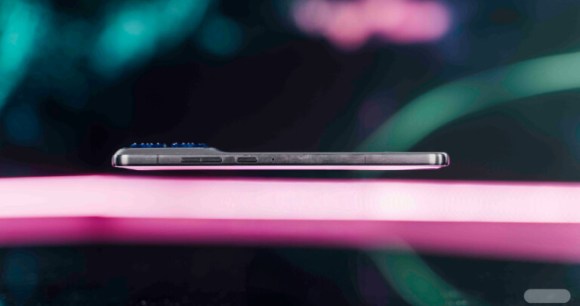 Motorola Edge 70 // Source : Chloé Pertuis - Frandroid Motorola Edge 70 // Source : Chloé Pertuis - Frandroid