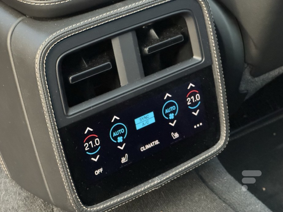 Porsche Taycan // Source : Vincent Sergère pour Frandroid