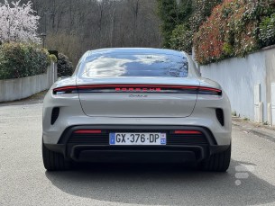 Porsche Taycan // Source : Vincent Sergère pour Frandroid