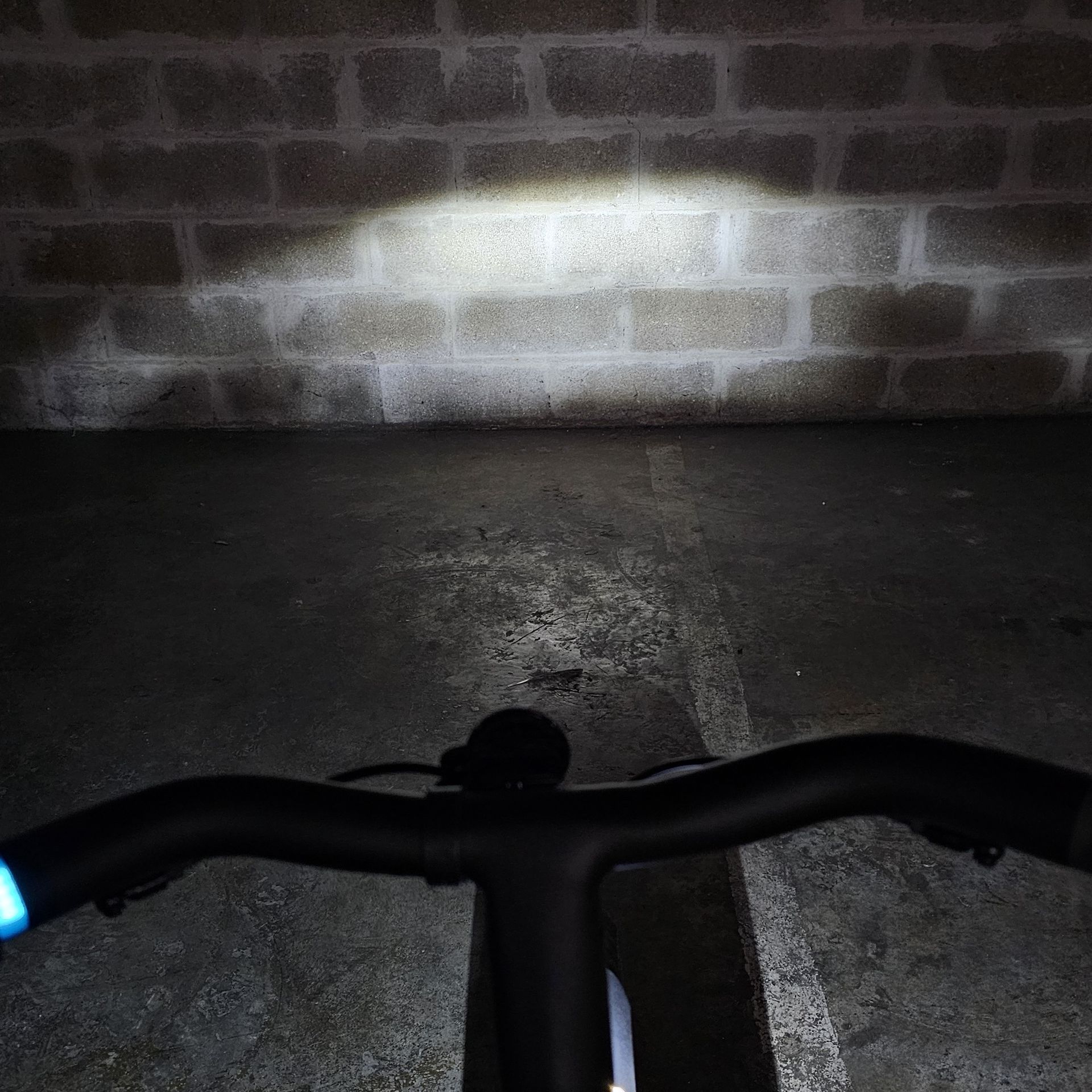 VanMoof S6 éclairage faisceau