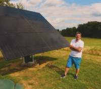 #65. Il fabrique son tracker solaire de 3000 W 🌞 +40% de production 3-28 screenshot