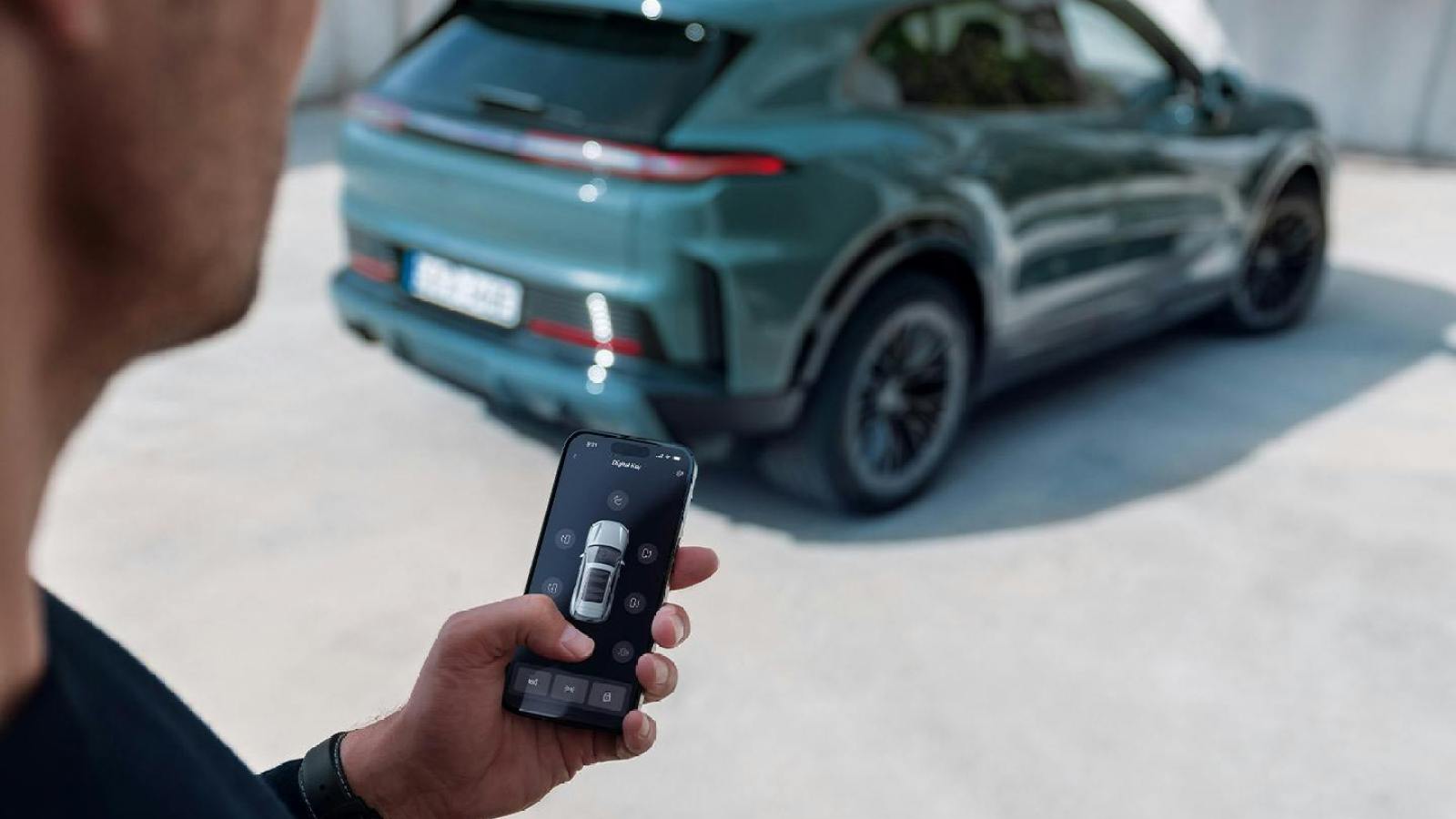 La clÃ© de voiture sur smartphone se gÃ©nÃ©ralise : la preuve avec Samsung et Porsche