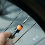 Ces nouvelles pompes vélo adoptent la fameuse norme Clik Valve qui révolutionne le gonflage de vos pneus