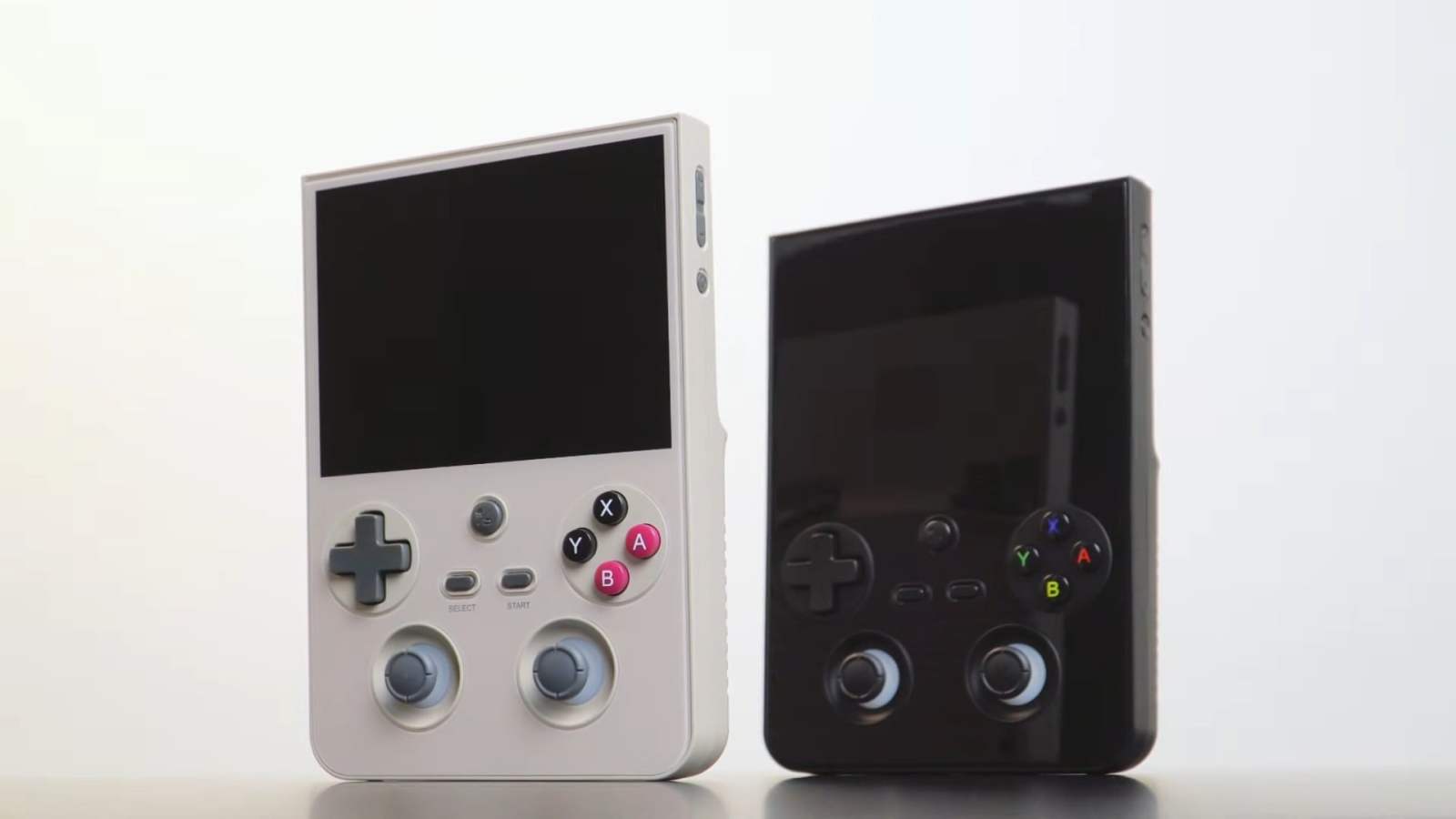 Anbernic RG 477V : une nouvelle console portable Android trÃ¨s puissante arrive