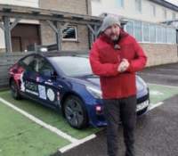 Richard Symons et sa Tesla Model 3