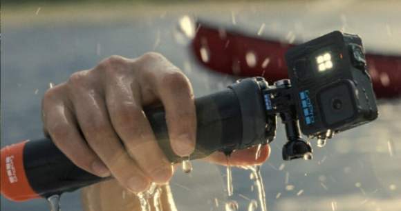 La GoPro Lit Hero, ici avec son trépied.