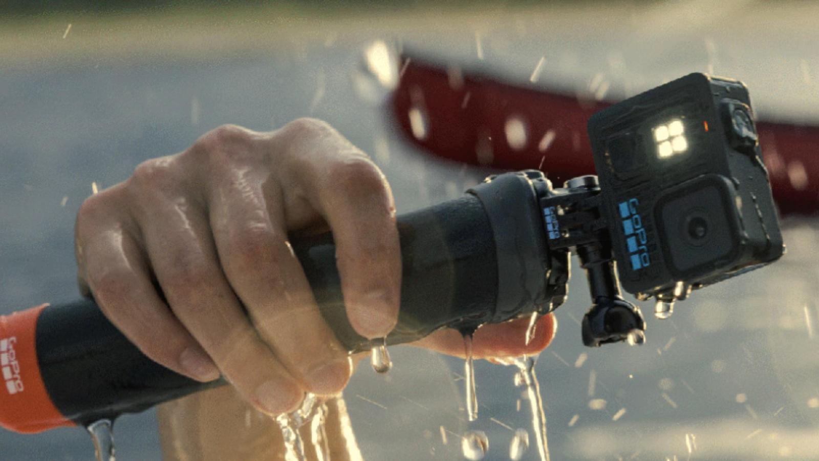 La rÃ©cente GoPro Lit Hero, une mini action cam avec Ã©clairage intÃ©grÃ©, est encore plus...