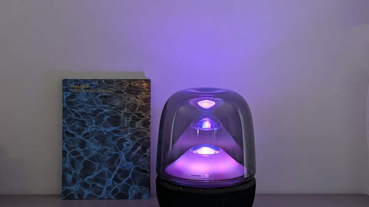 Image Cette nouvelle enceinte Harman Kardon de 160 W déjà à -60 € offre un son à 360° et plonge votre salon dans une ambiance hypnotique