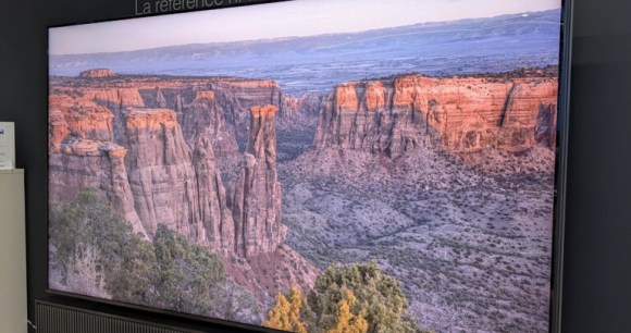 Hisense 116UX // Source : Sylvain Pichot - Frandroid Hisense 116UX // Source : Sylvain Pichot - Frandroid