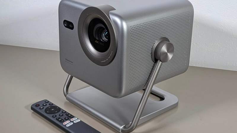 Ce mini projecteur laser ultra lumineux à prix cassé affiche des images 4K jusqu’à 200&Prime; sur votre mur