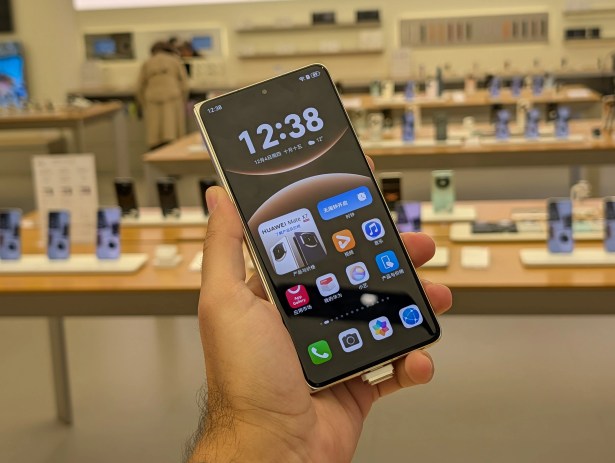 Huawei Mate X7 // Source : Frandroid