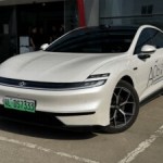Elle coûte 2 fois moins cher qu&rsquo;une Tesla Model 3 et se recharge 2 fois plus vite : on a testé la Changan Nevo A06E
