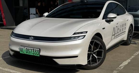 La berline Nevo A06E du groupe Changan automobile.