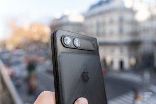 iPhone Fold (maquette imprim&eacute;e en 3D) // Source : Robin Wycke pour Frandroid