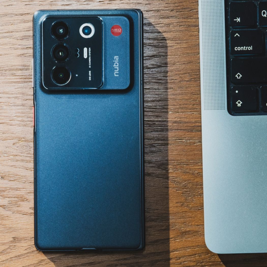 nubia fold 8
