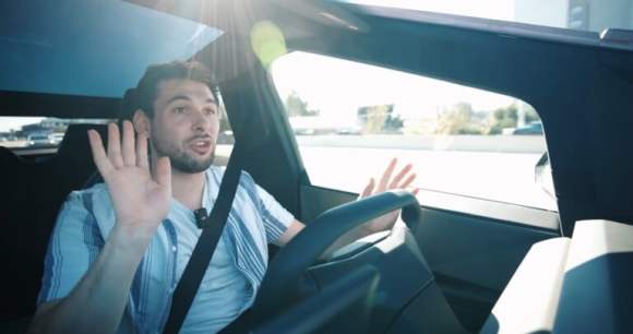 Tesla FSD // Source : capture d'écran YouTube