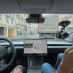 Tesla : cette assurance inédite divise son prix par 2 en cas de FSD activé, mais à une lourde condition