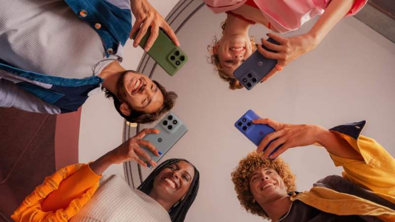 Boulanger brade à -45&nbsp;% ce bon smartphone Motorola dans un pack avec des écouteurs ANC pour attaquer 2026 en beauté