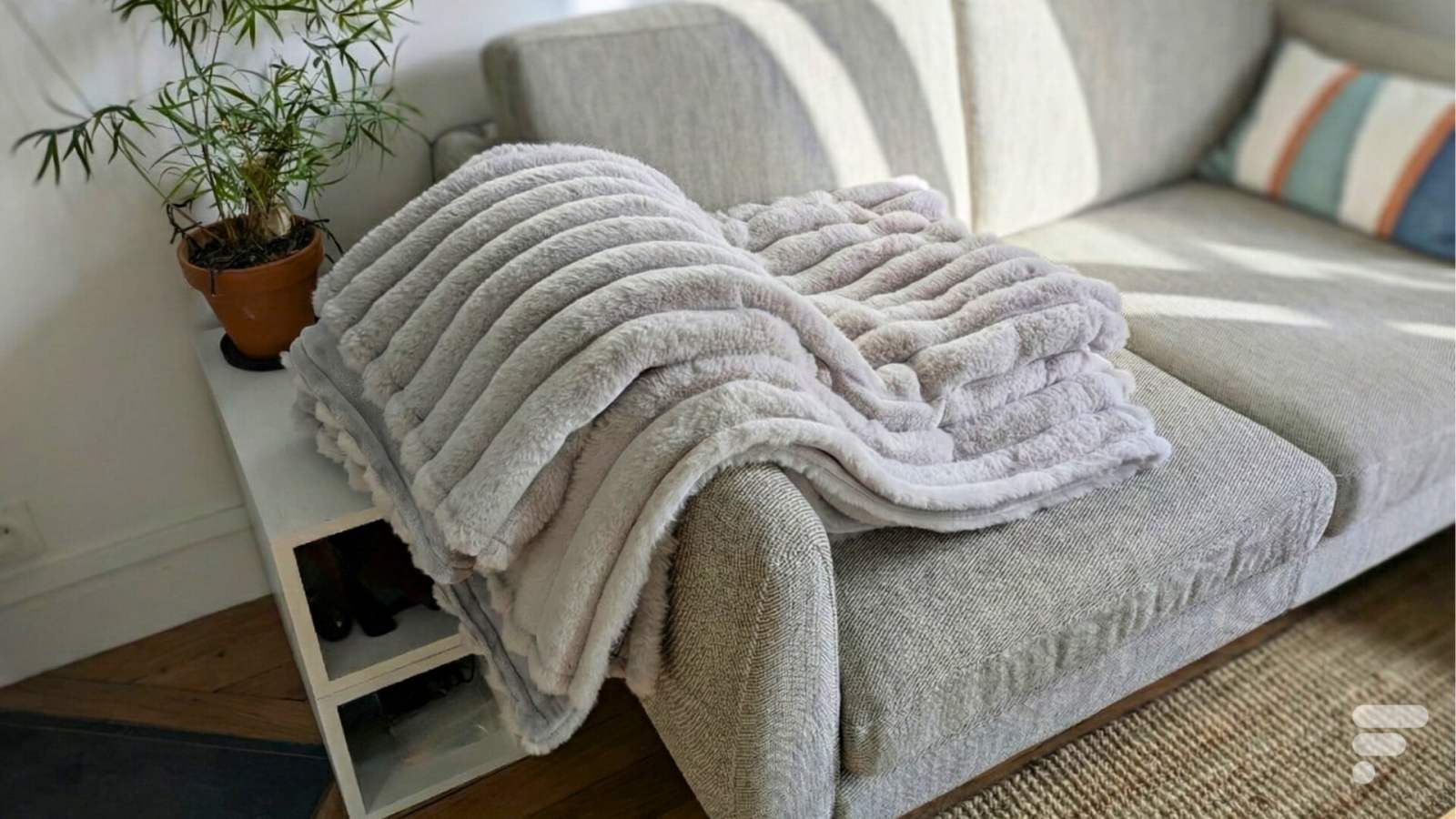 Test Duux Yentl : faut-il craquer pour ce plaid chauffant haut de gamme ?