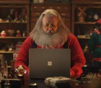 Le Père Noël dans la pub Microsoft pour Copilot
