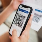 Scanner des QR Code avec une seule main sera enfin très bientôt beaucoup plus facile