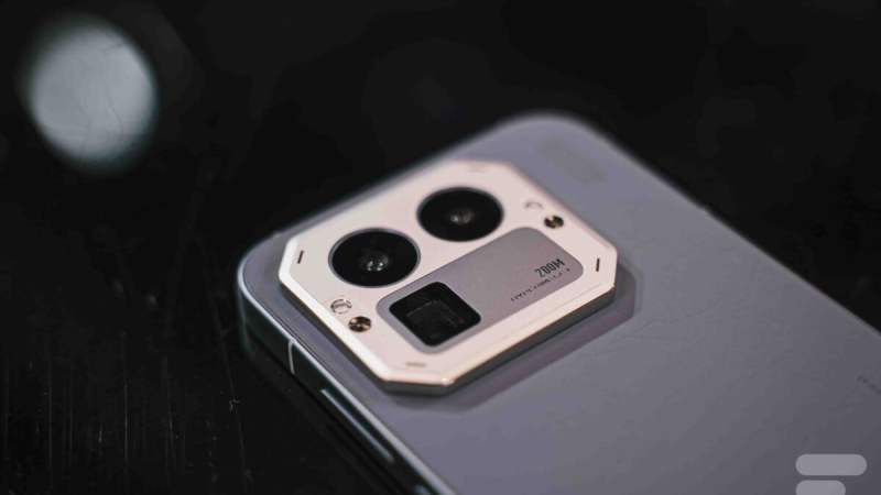 Ce smartphone avec module photo interchangeable et Snapdragon 8 Elite Gen 5 est 400 € moins cher