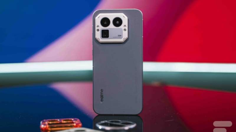Nos premiers tests du Realme GT 8 Pro : un design audacieux au service d’une photo « de rue »