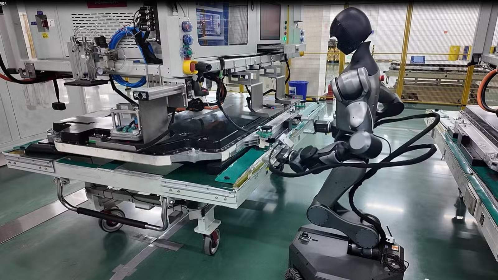 Ce robot travaille 3 fois plus vite quâ€™un humain : la nouvelle arme secrÃ¨te du chinois...