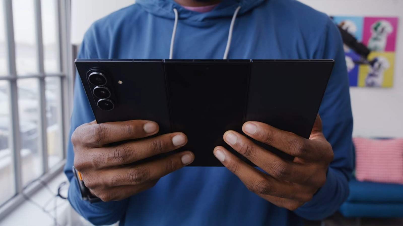 Â« Je comprends enfin les pliants Â», MKBHD a achetÃ© un Galaxy Z TriFold et il est sÃ©duit...
