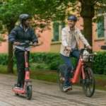 Plus stables et confortables : comment les vélos et trottinettes électriques partagés ont réussi à séduire les plus de 45 ans