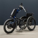 Sans chaîne, ce vélo électrique adapté au fauteuil roulant est une création de pointe franco-allemande